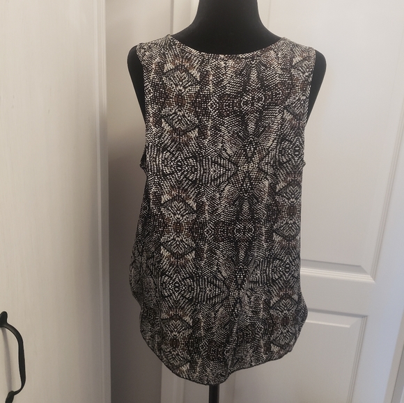 Light top - Picture 3 of 4